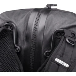 ORTLIEB Atrack Metrosphere - Rucksack 11 ORTLIEB Atrack Metrosphere - Rucksack -Camping-ausrüstung Verkaufsgeschäft ortlieb atrack metrosphere rucksack black embossed ol r7200 2