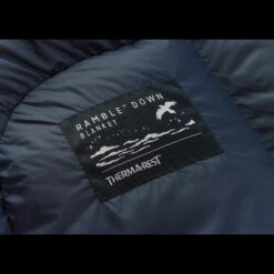 Therm-a-Rest Ramble Down Blanket - Daunen-Decke 9 Therm-a-Rest Ramble Down Blanket - Daunen-Decke -Camping-ausrüstung Verkaufsgeschäft therm a rest ramble down blanket daunen decke eclipse blue cd 10810 4